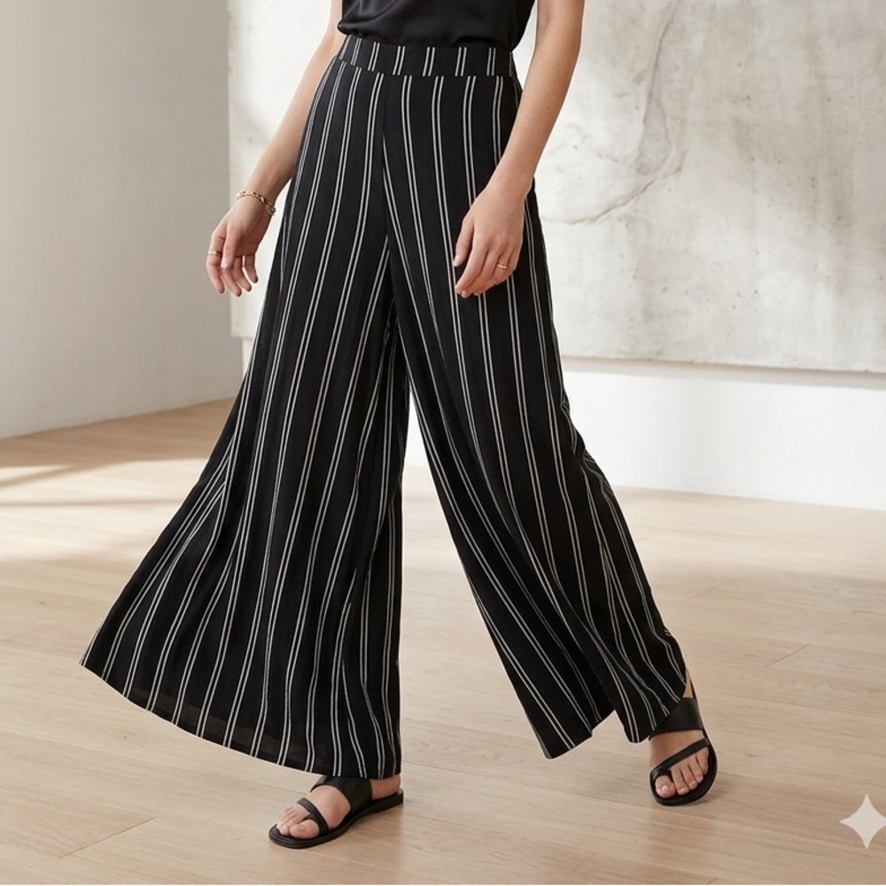 Carly Jean Los Angeles Wide Leg Black with white stripe pants EUC